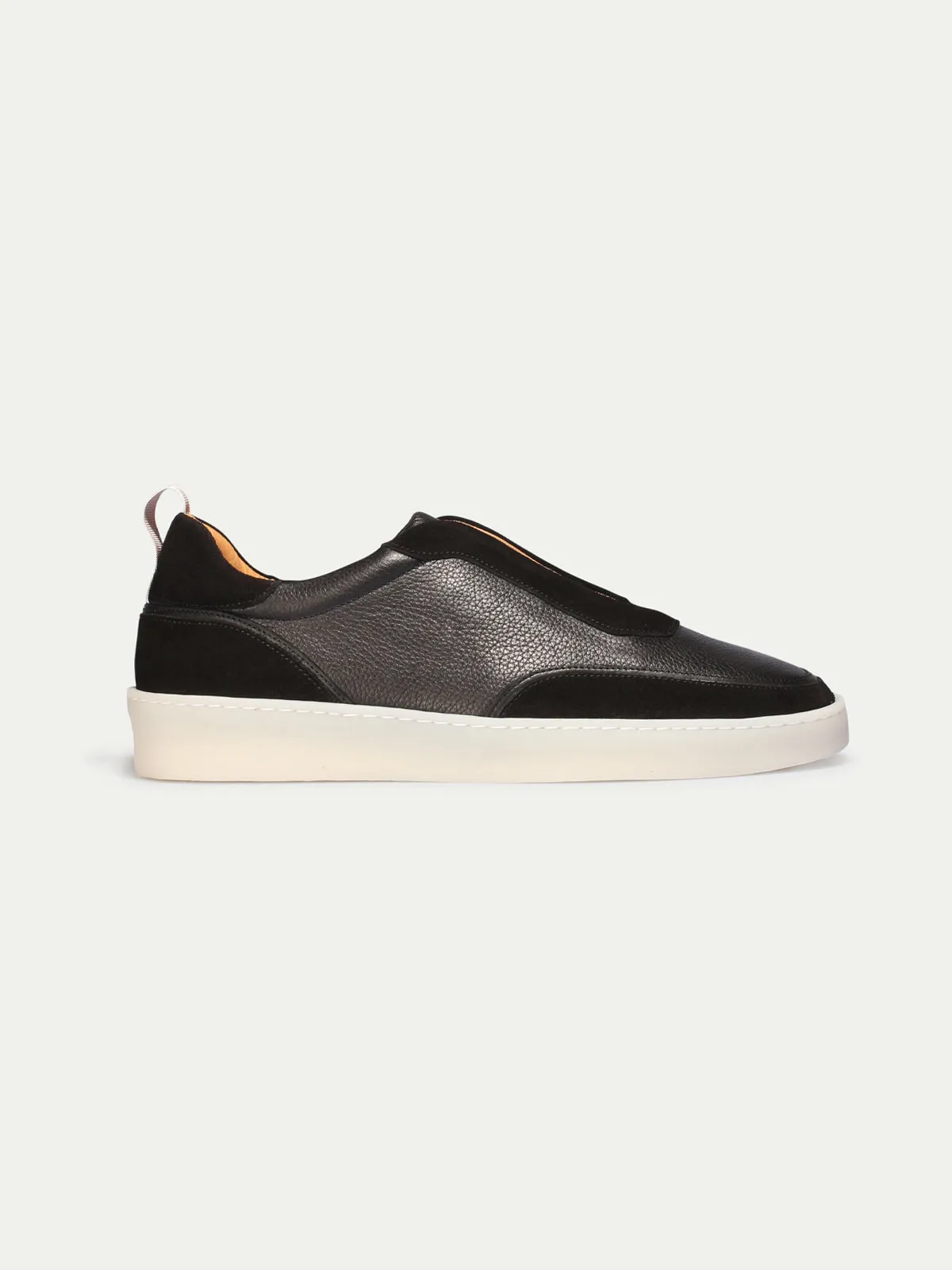 Black Leisure Sneaker