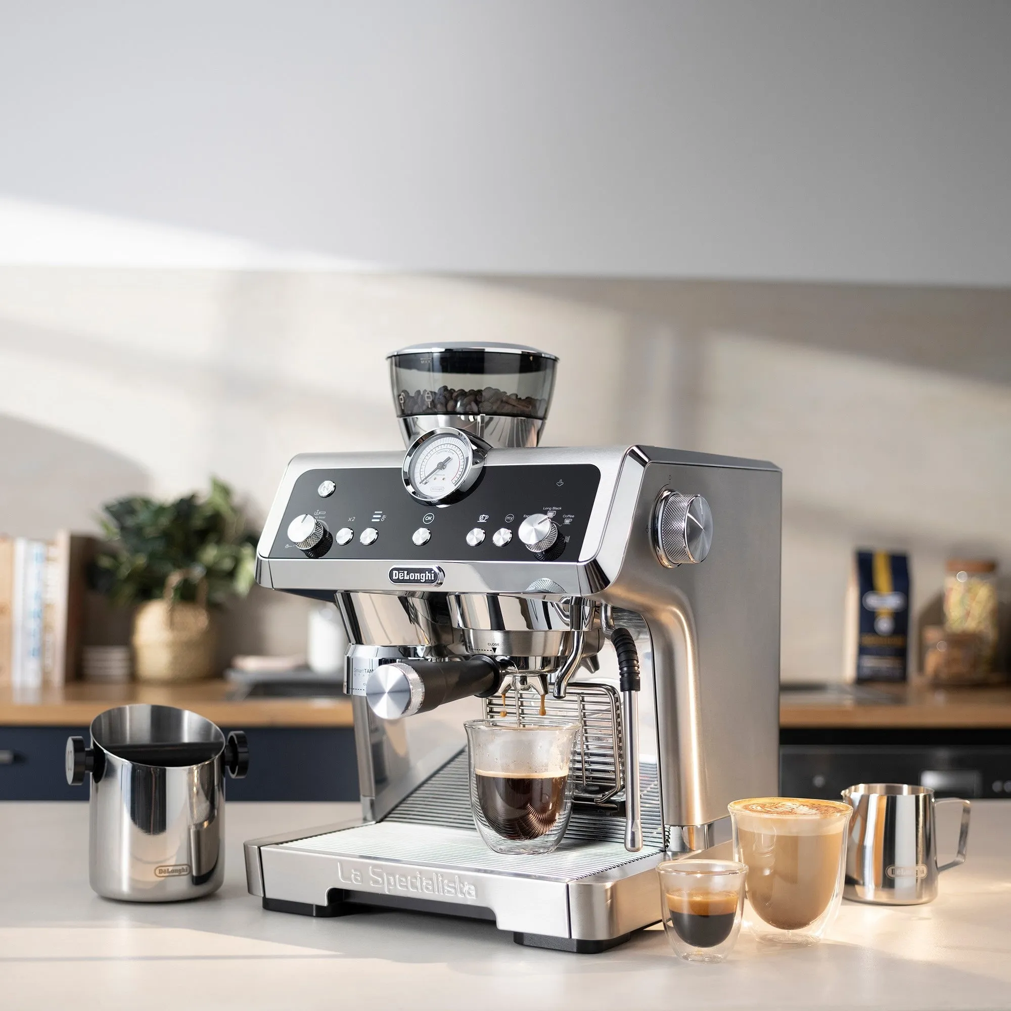 De'Longhi La Specialista Prestigo Sensor Grinding, Milk Frothing Espresso Machine (EC9355M)