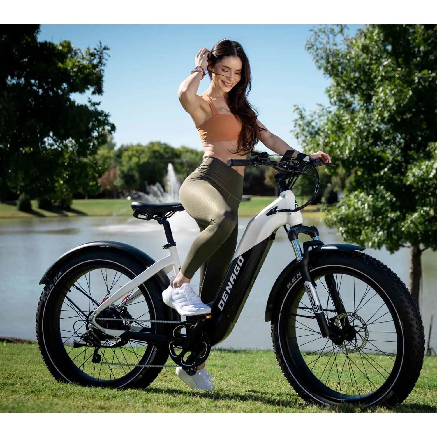 Denago Fat Model 1st eBike > 750 Watt 48V 19.4 AH > Fat Tire > White/Black > Small/Medium