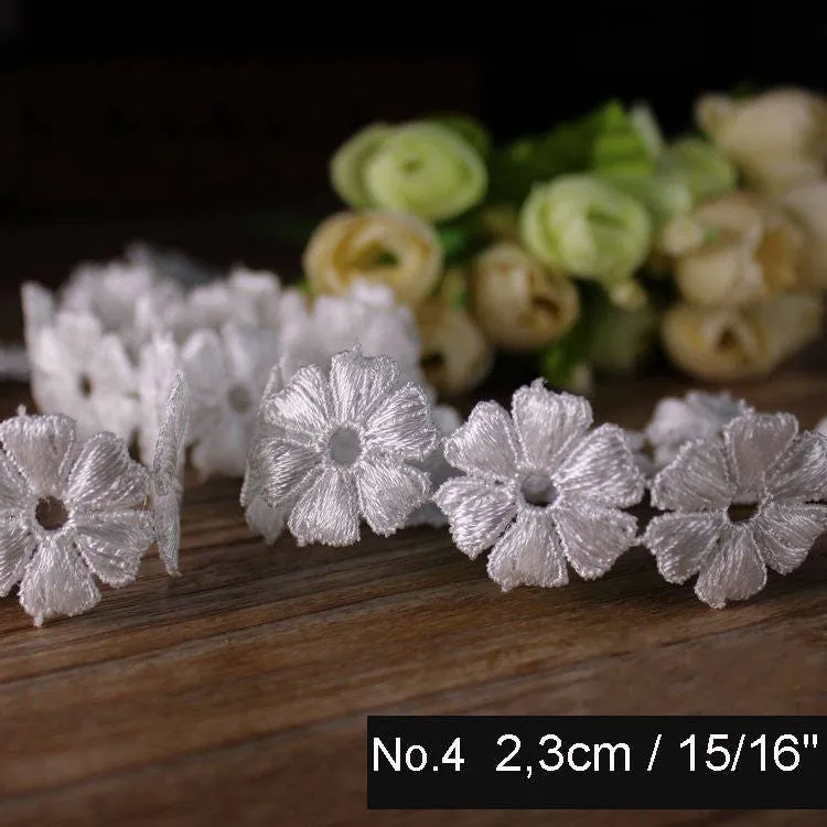 Embroidered Daisy Flower Lace Trim