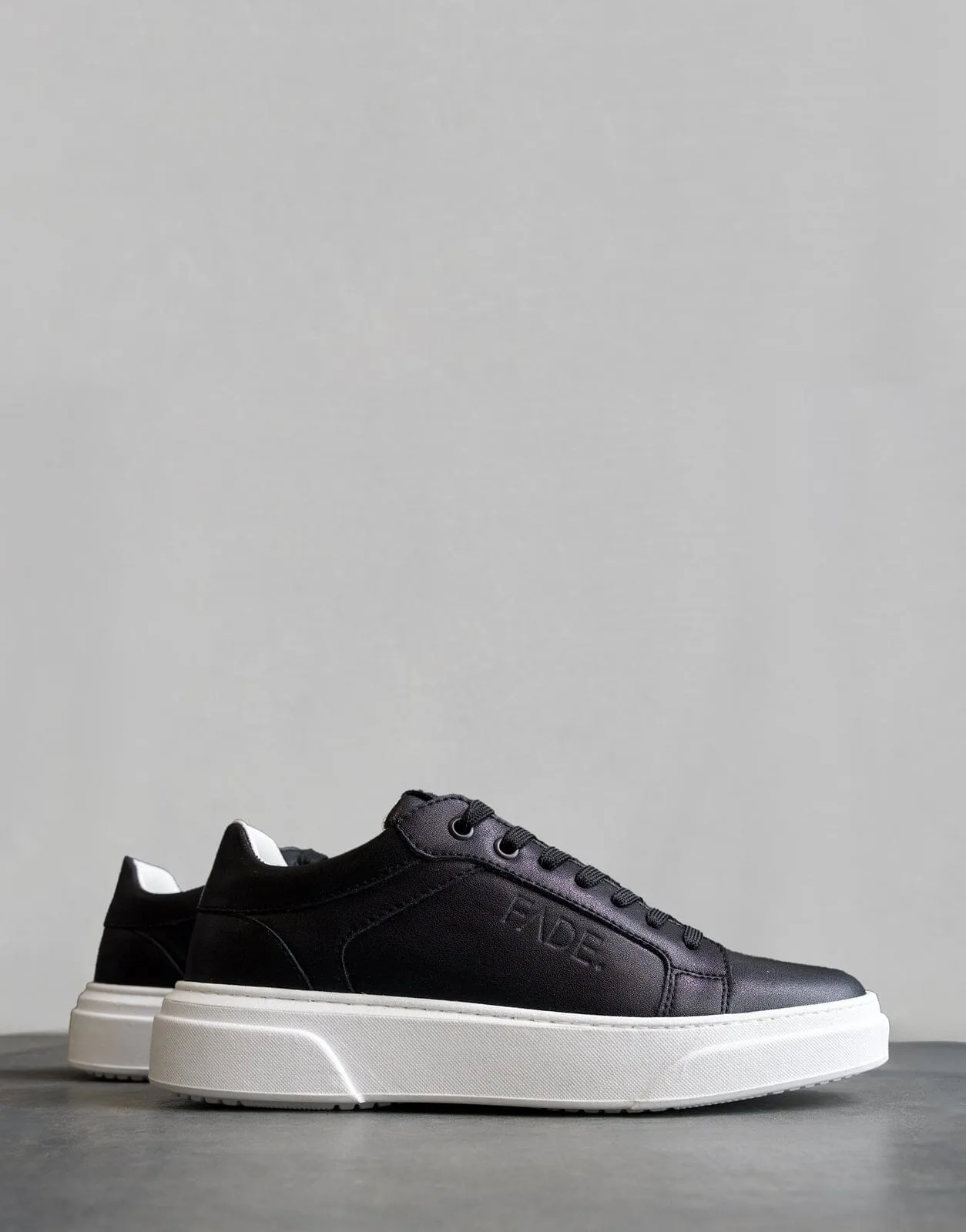 Fade Iconic II Black/White Sneaker