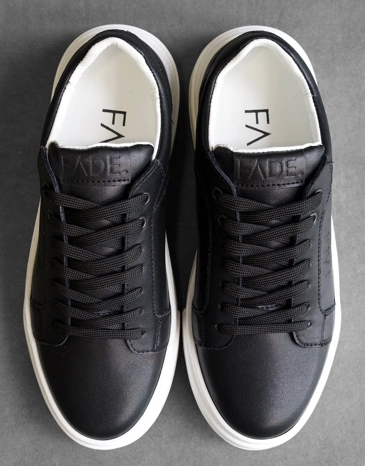 Fade Iconic II Black/White Sneaker