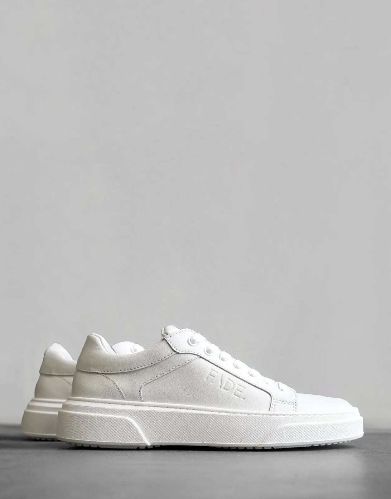 Fade Iconic II White Sneaker