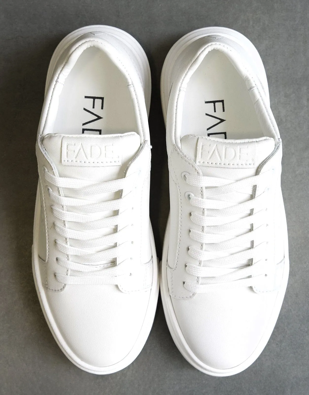 Fade Iconic II White Sneaker