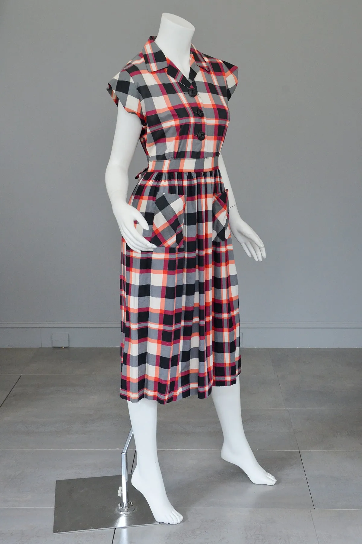 Late 1940s Early 50s Red White Black Plaid Dress Patch Pockets