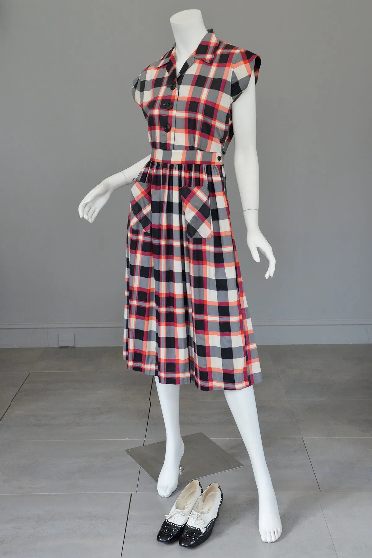 Late 1940s Early 50s Red White Black Plaid Dress Patch Pockets