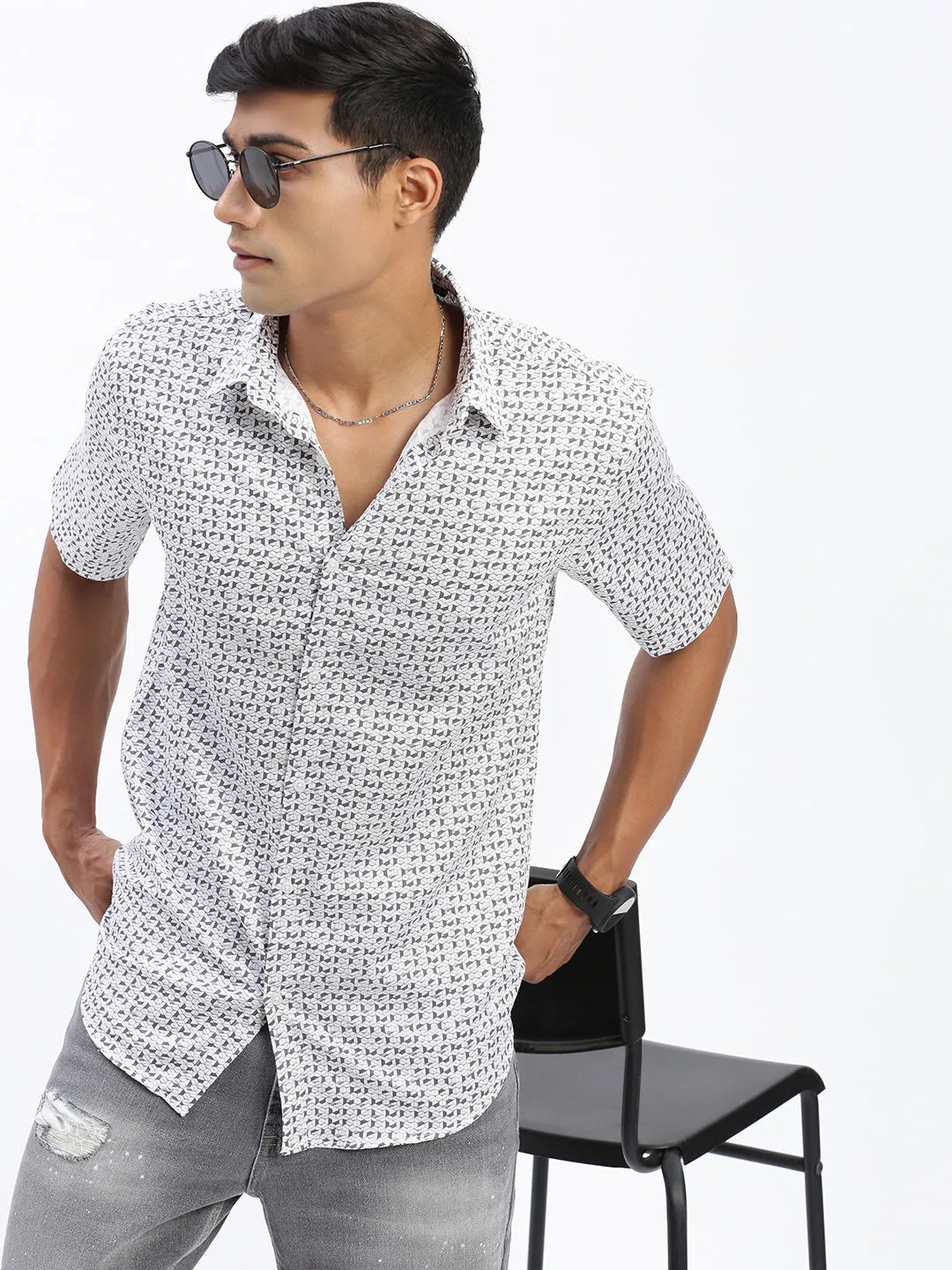 Men Geometric White Slim Fit Shirt