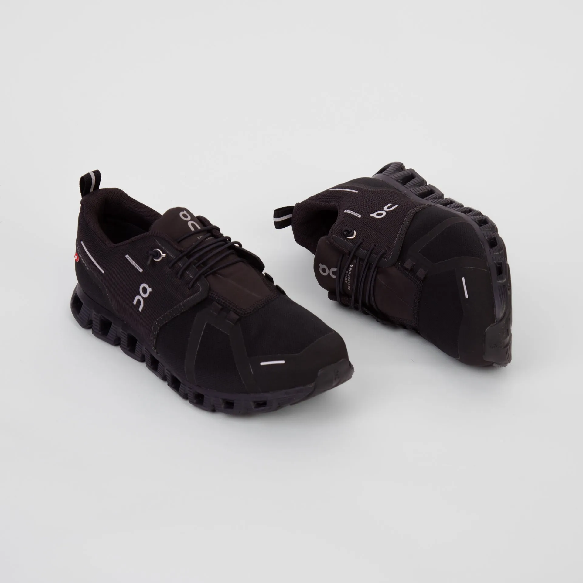 ON SNEAKERS CLOUD 5 WATERPROOF ALL BLACK