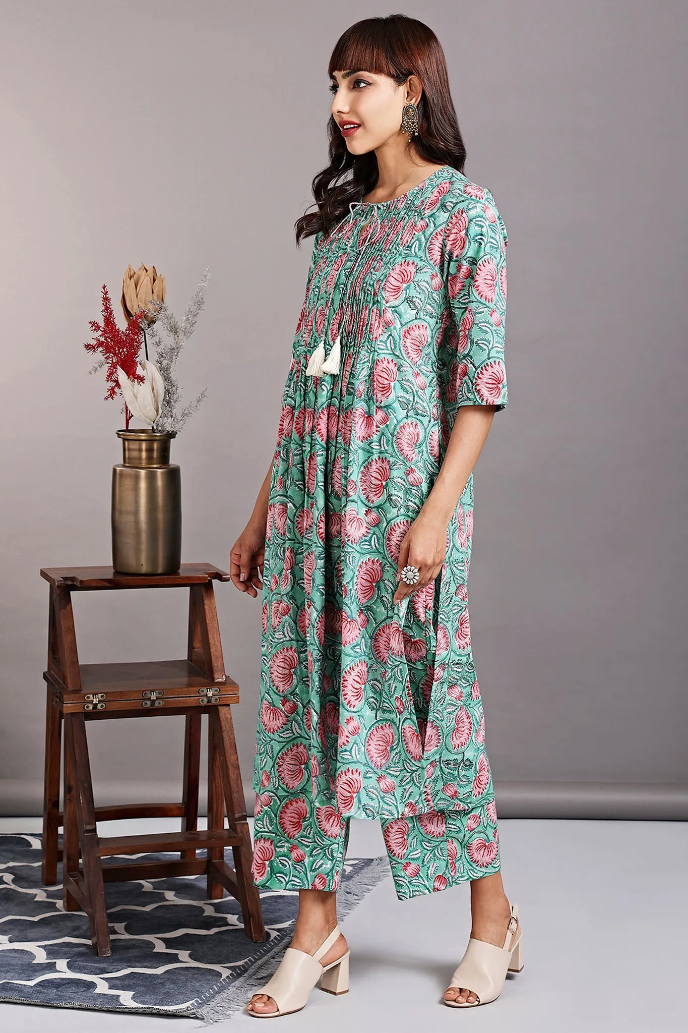 pintuck kurta with slit - willow green & tropical mandeville