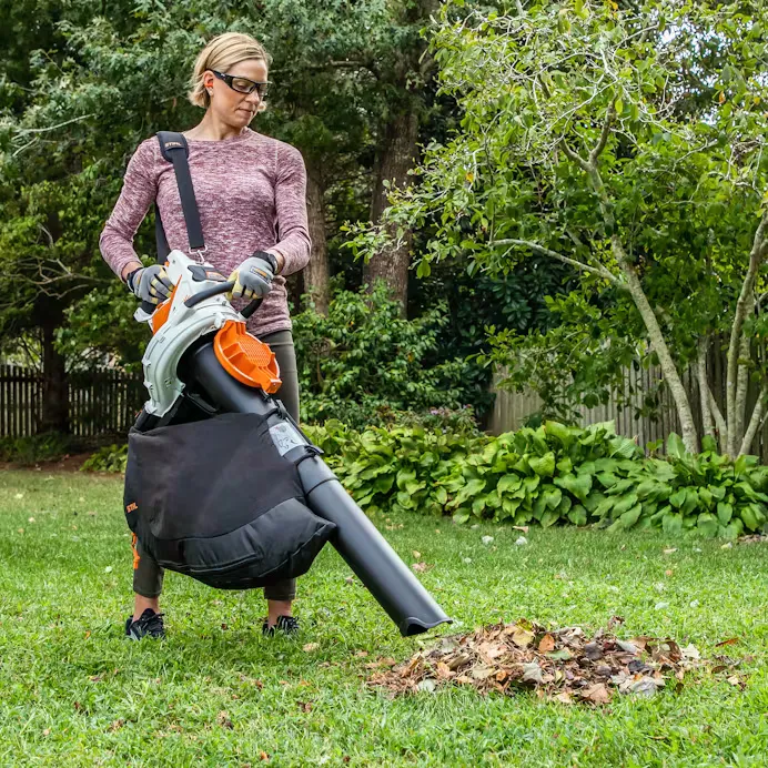 Stihl | SHA 56 Battery-Powered Shredder Vac | w/ AL 101 and AK 20 (SA02 200 0011)